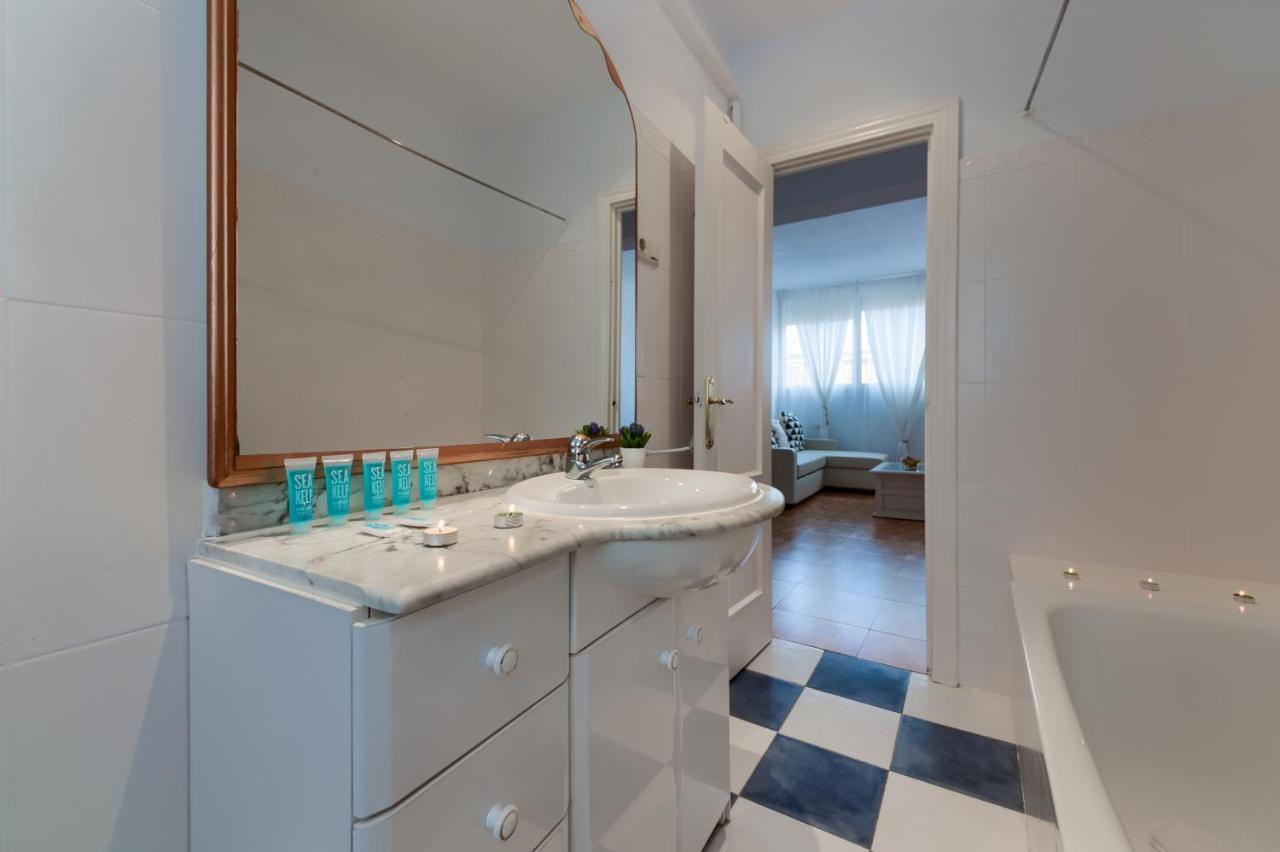 Holidays2Malaga Soho Pasaje De Valencia ภายนอก รูปภาพ